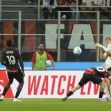 Federico Bonazzoli (tout à droite) a offert la victoire à Cremonese grâce à un somptueux ciseau retourné KEYSTONE/AP/Luca Bruno